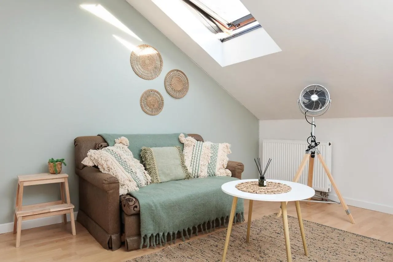 Pastel Grove Suite - By Upstairs Krakow Apartment