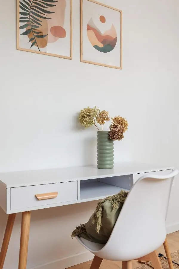 Apartment Pastel Grove Suite - By Upstairs Krakow Poland